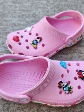 Crocs x Disney Minnie Mouse Pink Kids Clog Shoes, Girl Kids Sz J3